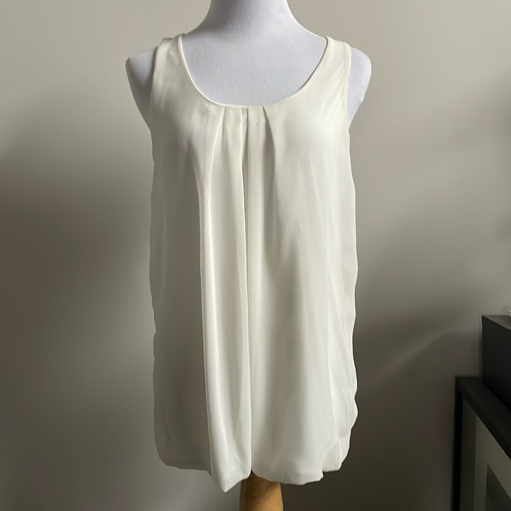 Women’s express sleeveless blouse. Size medium
